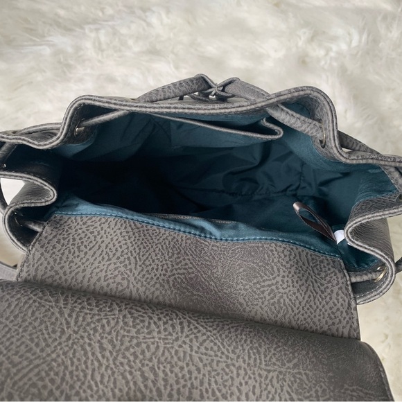 Matt & Nat Backpack Mumbai Vegan PVC Grey Backpack - Picture 13 of 13